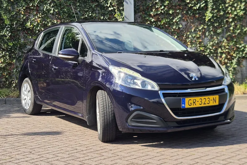 Peugeot 208 (2015)