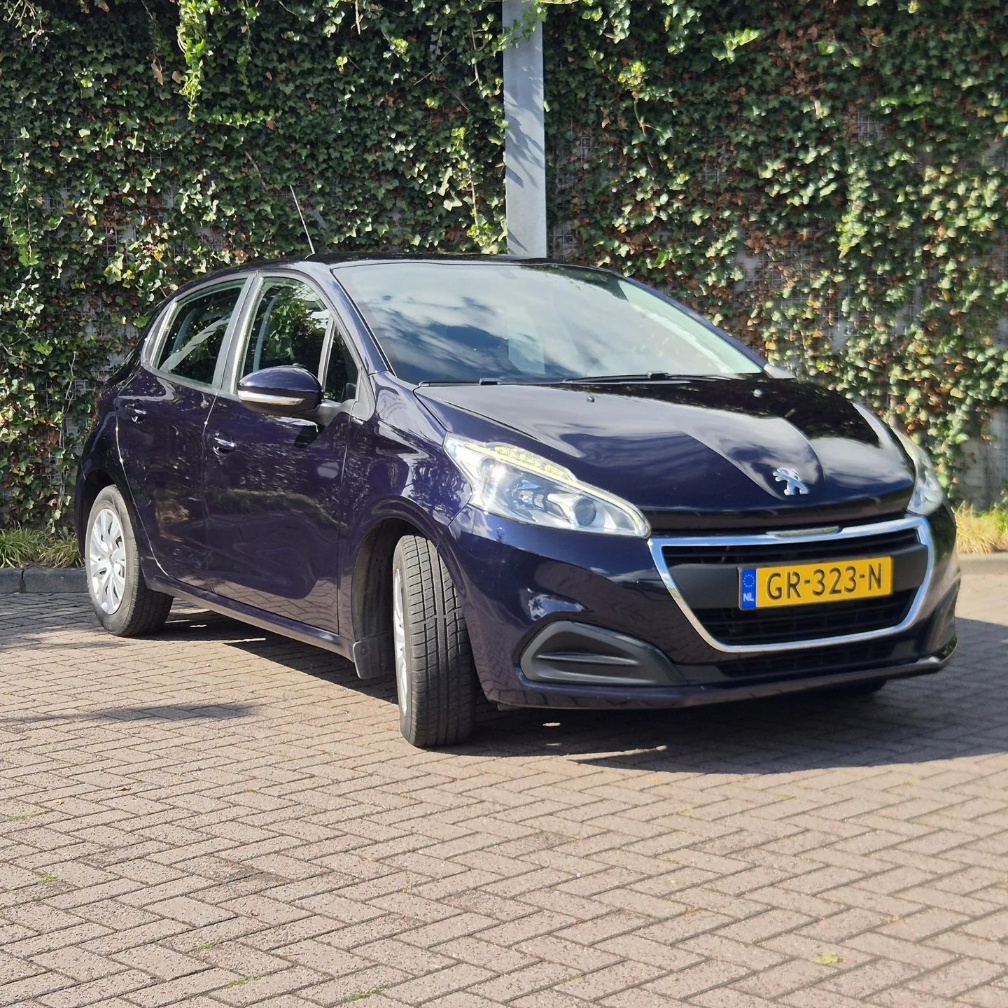 Peugeot 208 (2015) — foto 1