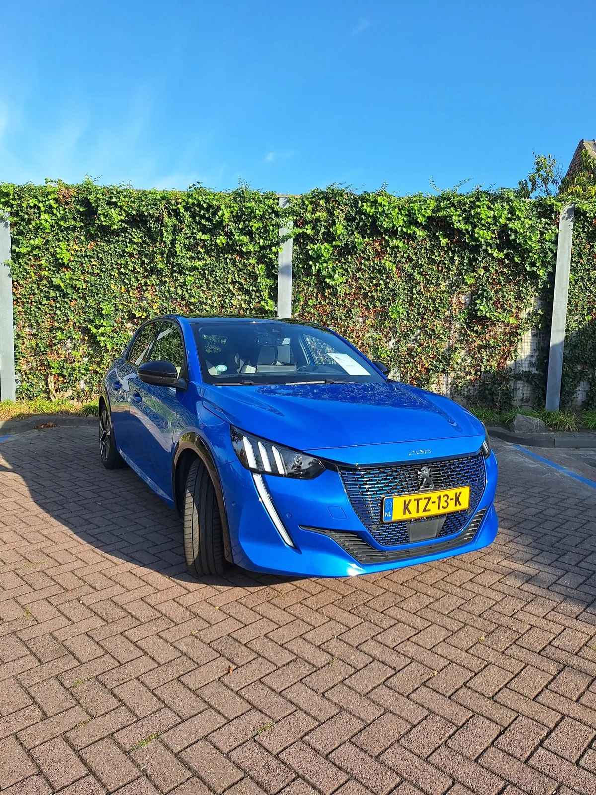 Peugeot e-208 (2020) — foto 1