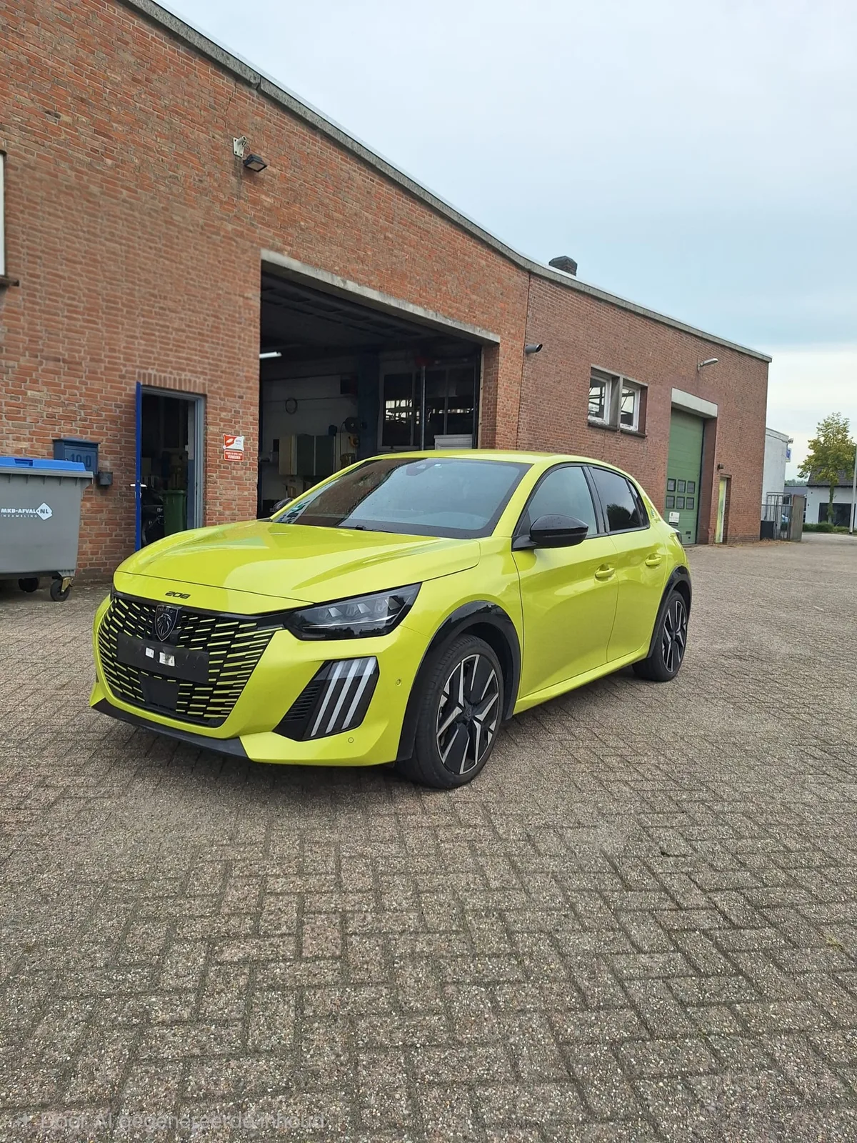 Peugeot e-208 (2024) — foto 1