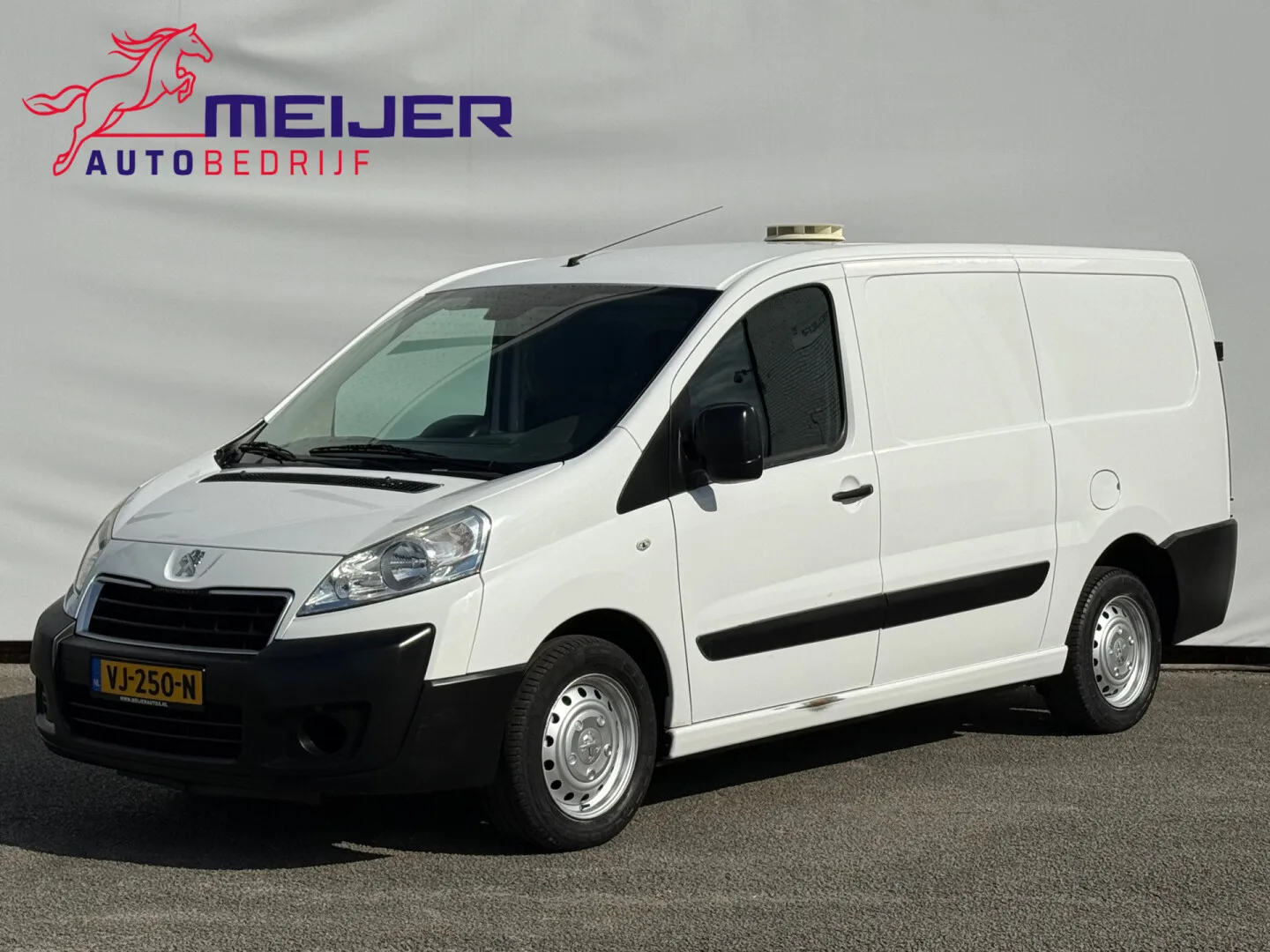 Peugeot Expert (2014) — foto 1