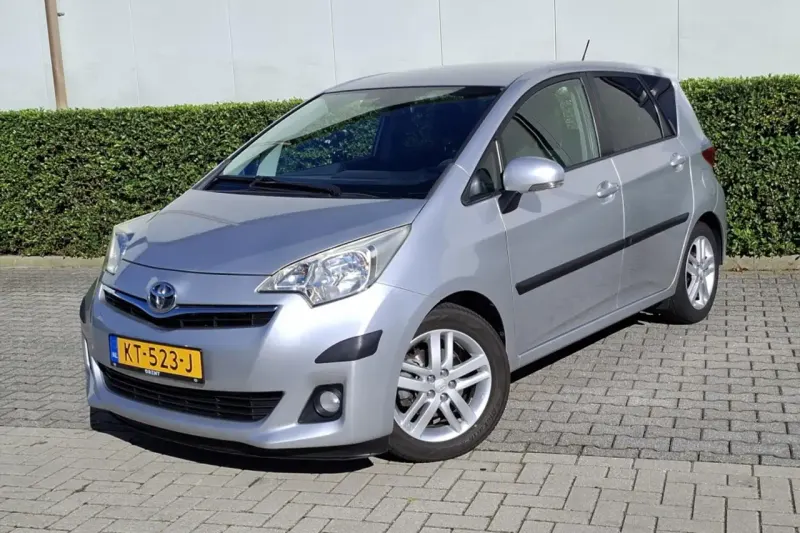 Toyota Verso (2011)