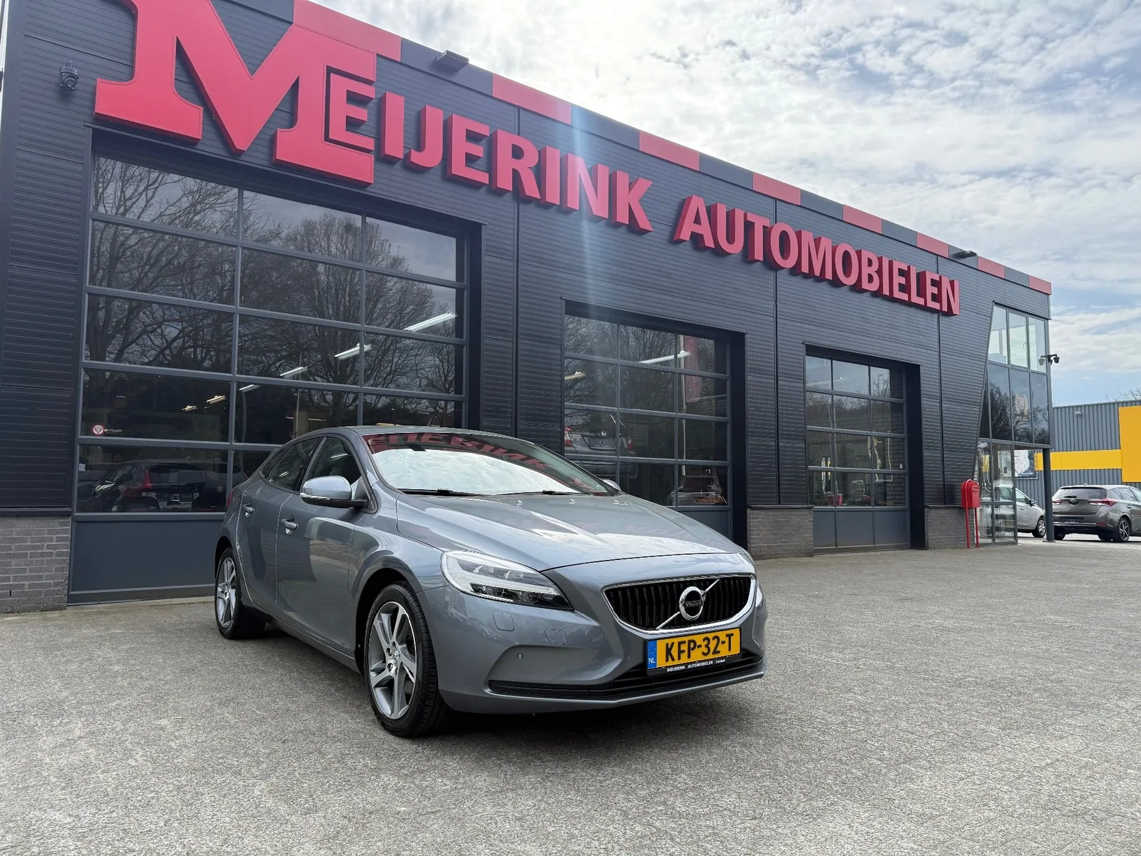 Volvo V40 (2017) — foto 1