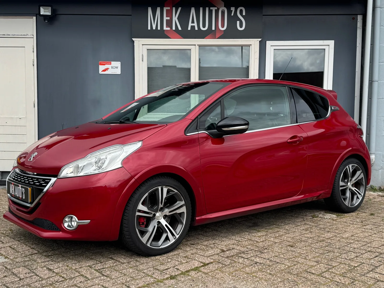 Peugeot 208 (2013) — foto 1