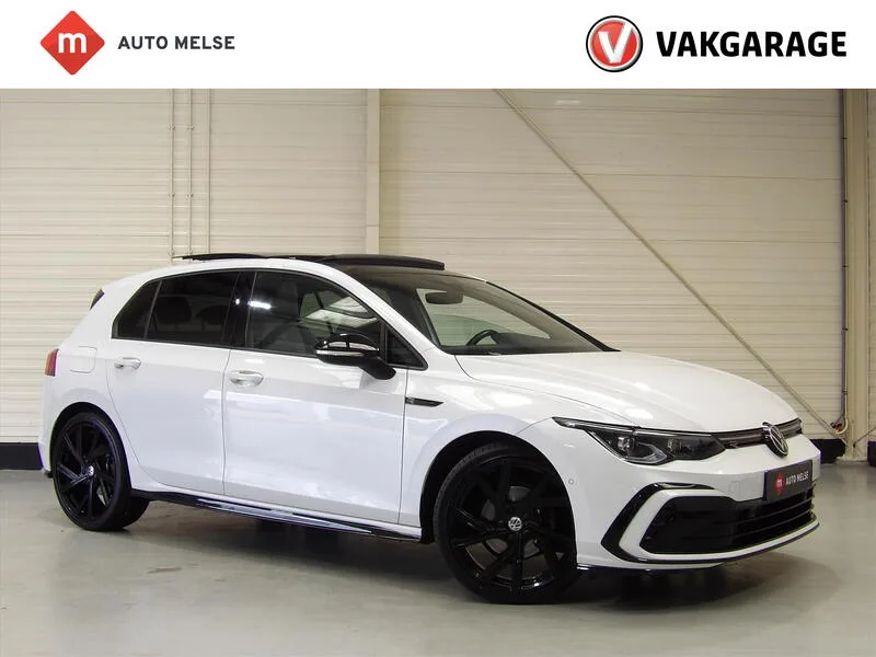 Volkswagen Golf (2024) — foto 1
