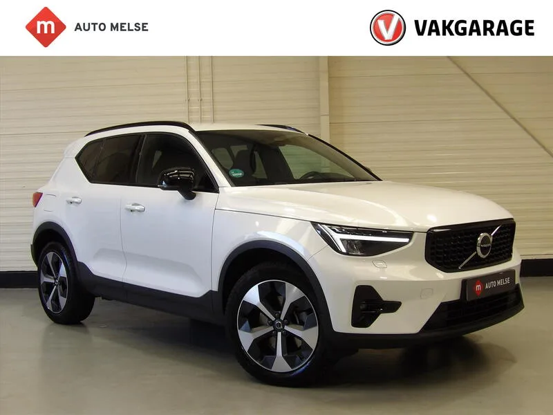 Volvo XC40 (2023) — foto 1
