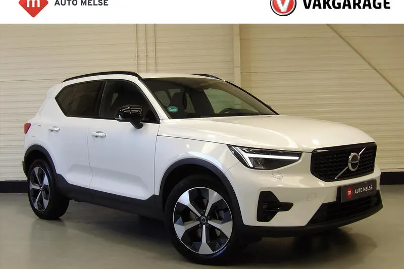 Volvo XC40 (2023)