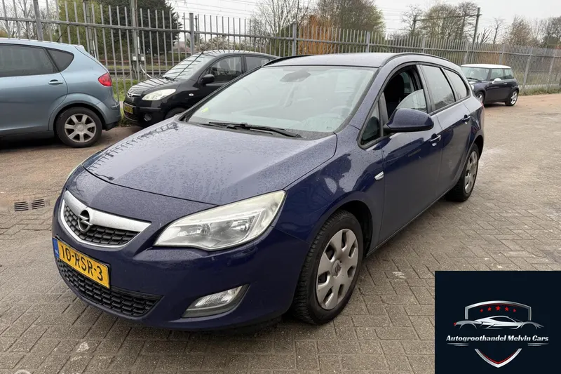 Opel Astra Sports Tourer (2011)