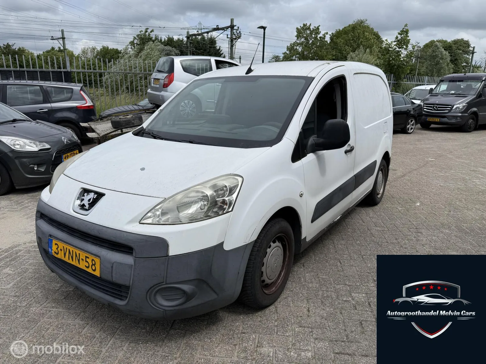 Peugeot Partner (2011) — foto 1