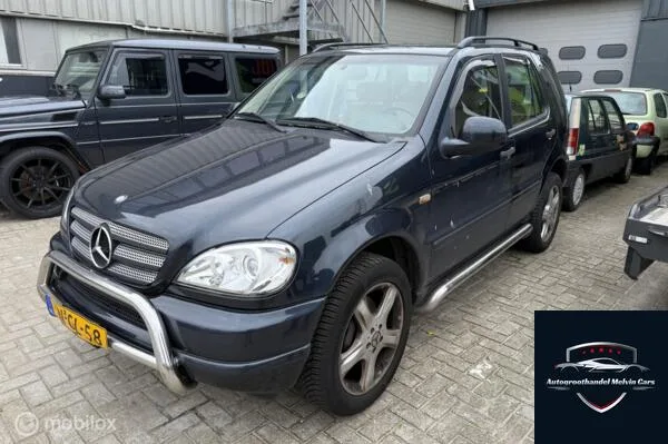Mercedes-Benz ML-Klasse (1999) — foto 1