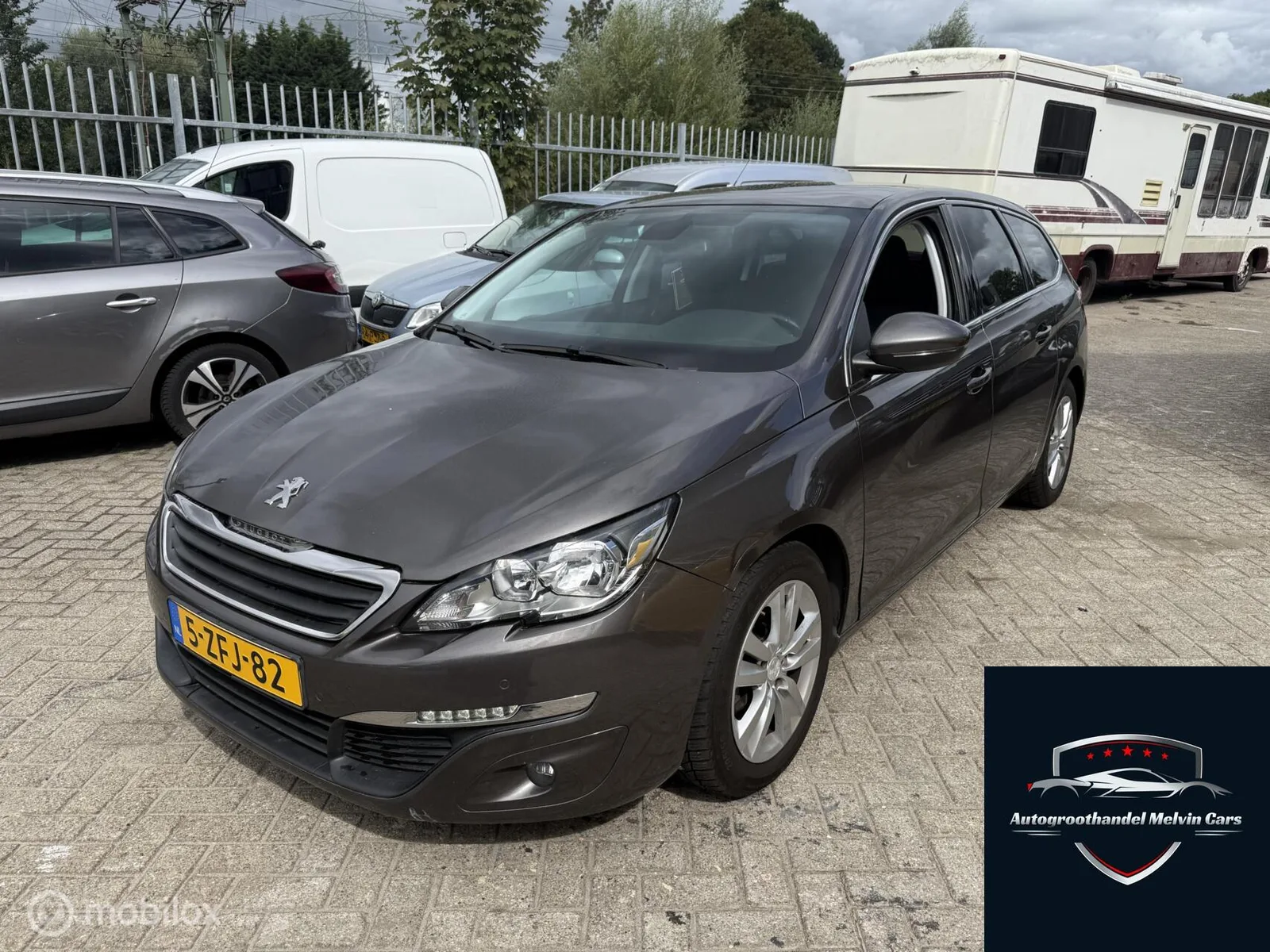 Peugeot 308 (2014) — foto 1