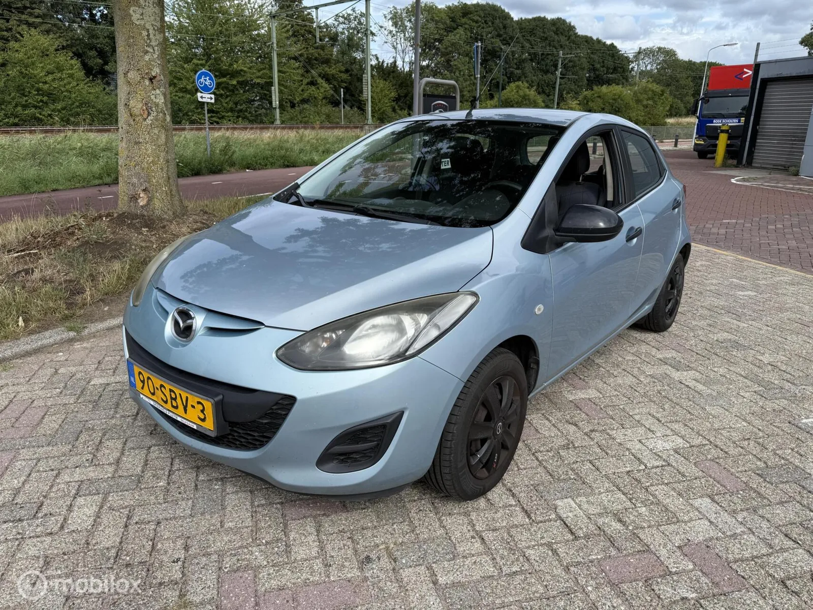 Mazda 2 (2011) — foto 1