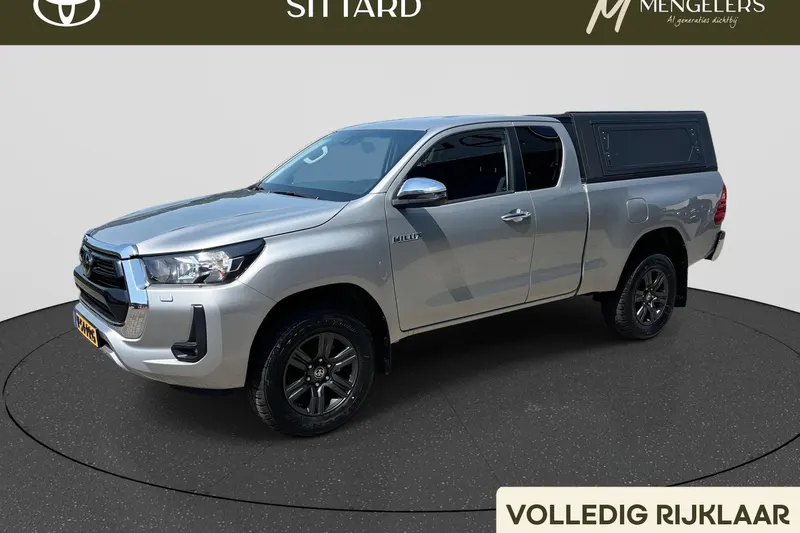 Toyota Hilux (2024)