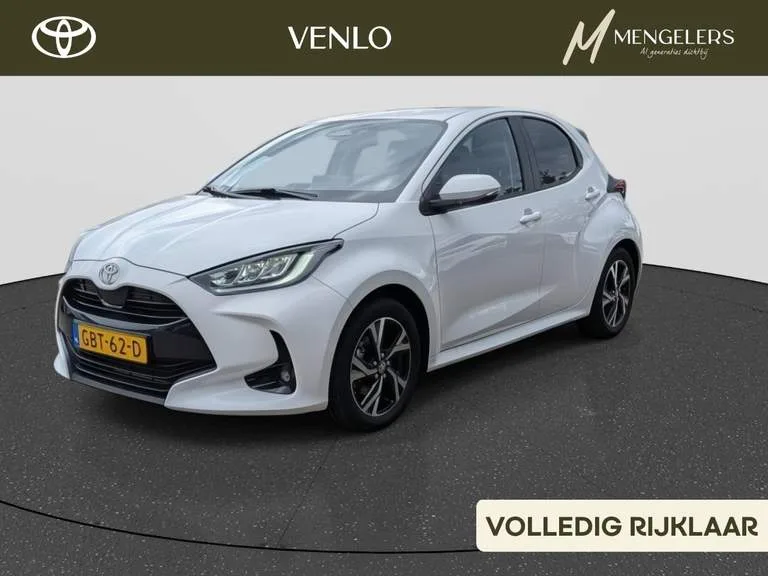 Toyota Yaris (2024) — foto 1