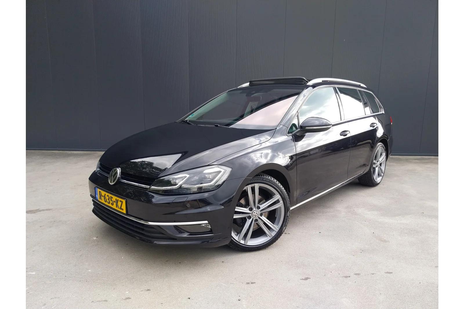 Volkswagen Golf (2019) — foto 1