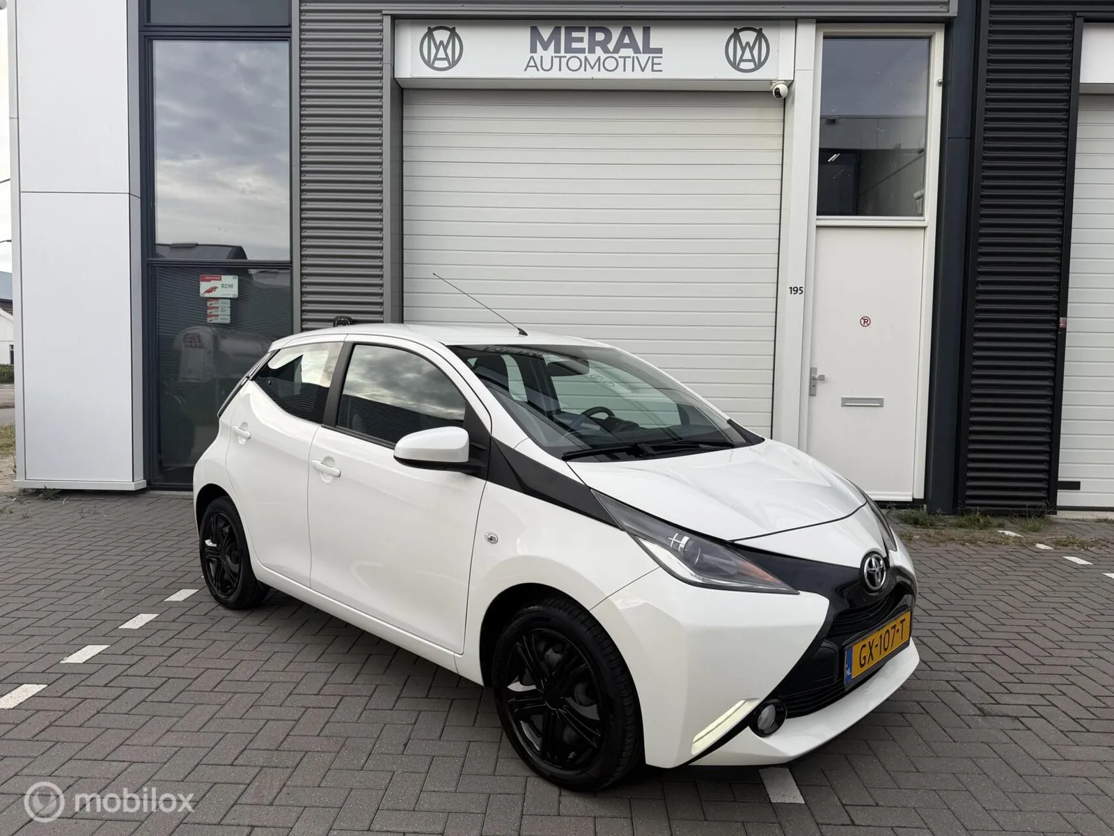 Toyota Aygo (2015) — foto 1