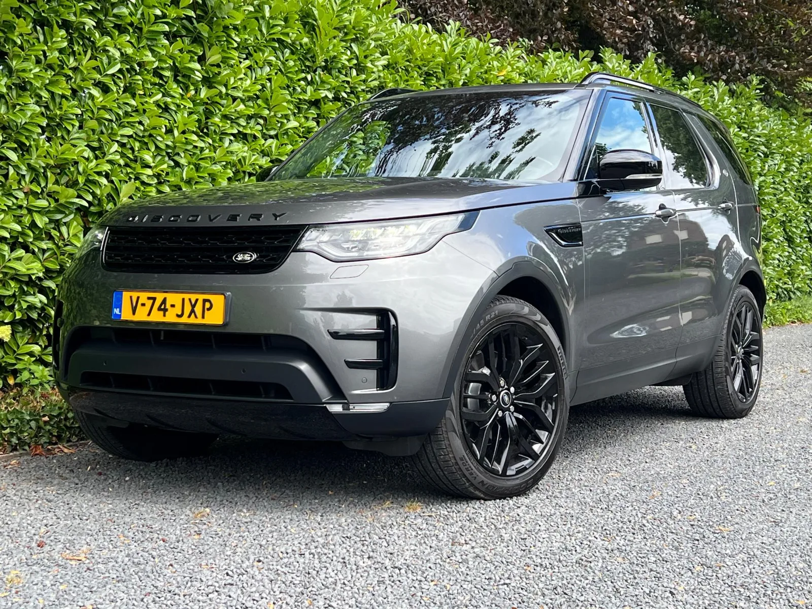 Land Rover Discovery (2017) — foto 1