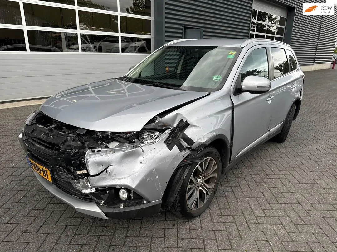 Mitsubishi Outlander (2017) — foto 1