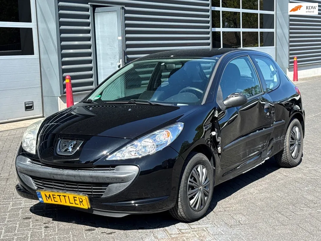 Peugeot 206 (2011) — foto 1
