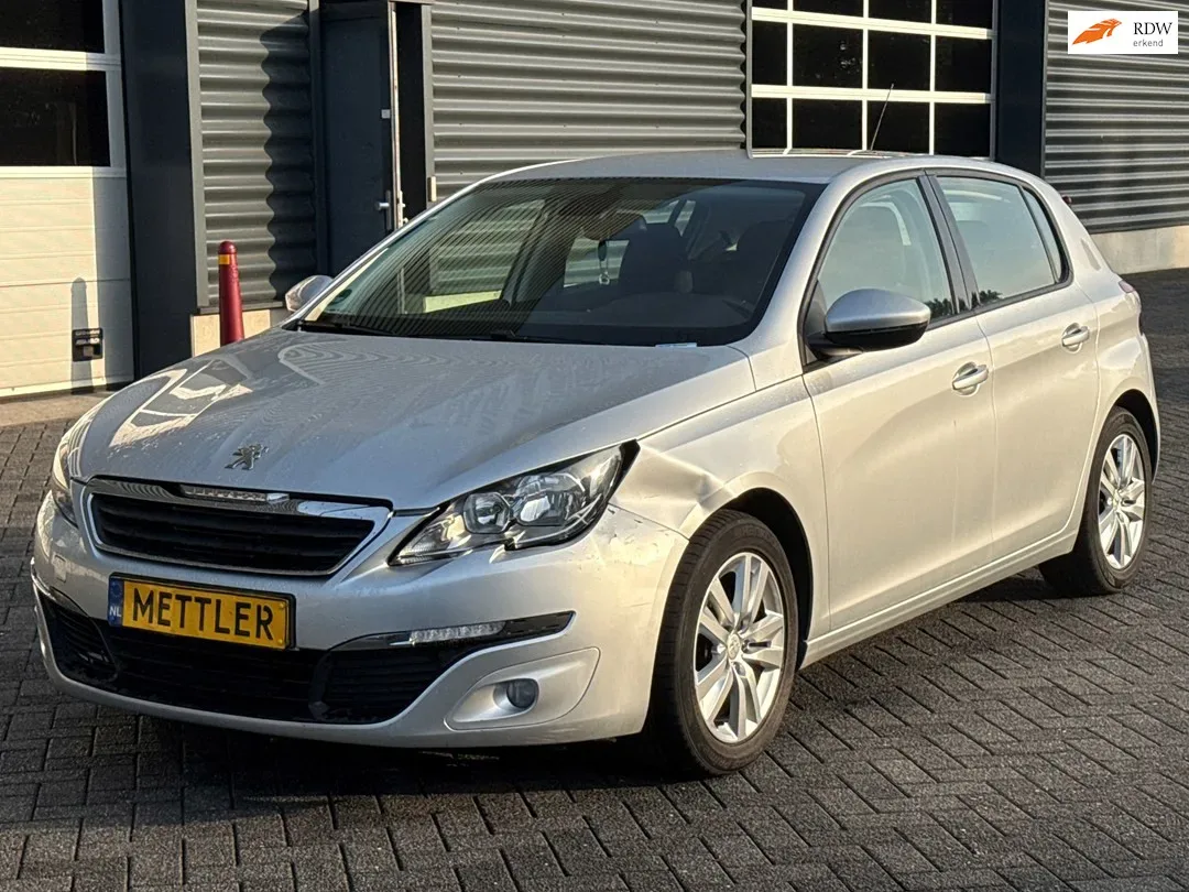Peugeot 308 (2014) — foto 1