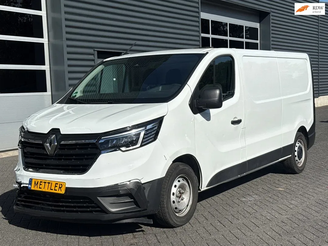 Renault Trafic (2023) — foto 1
