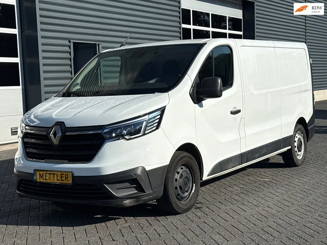 Renault Trafic (2023) — foto 1