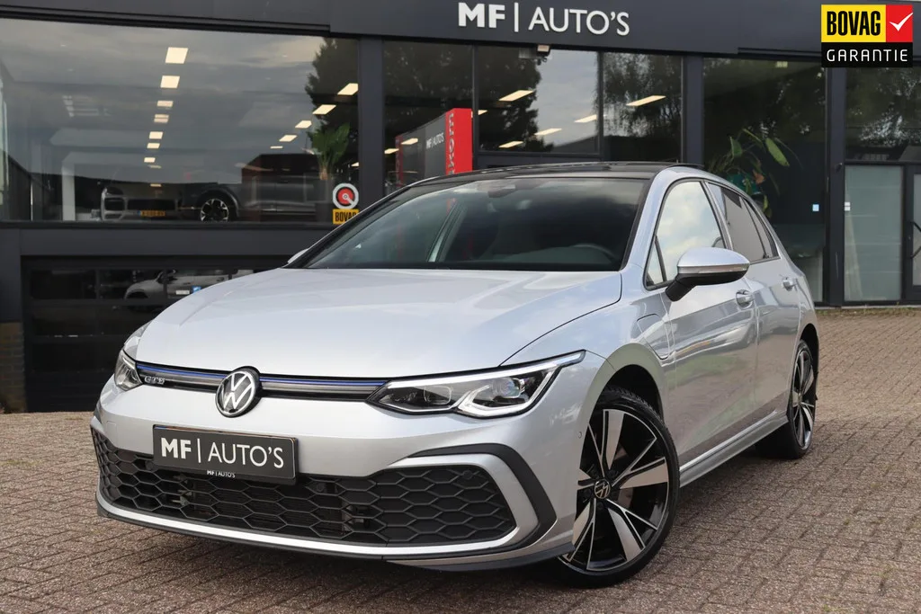 Volkswagen Golf (2020) — foto 1