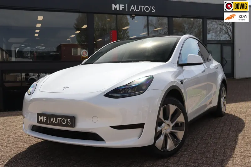 Tesla Model Y (2022)
