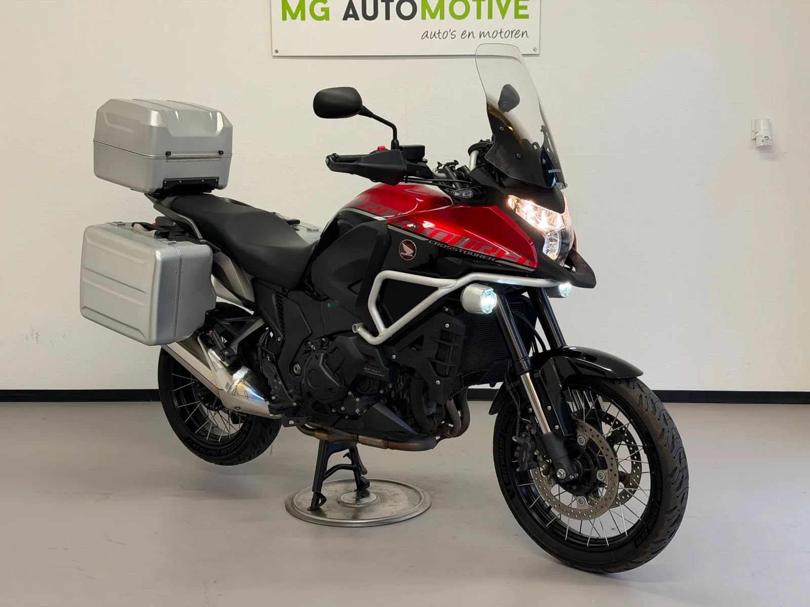 Honda VFR 1200 X Crosstourer (2016) — foto 1