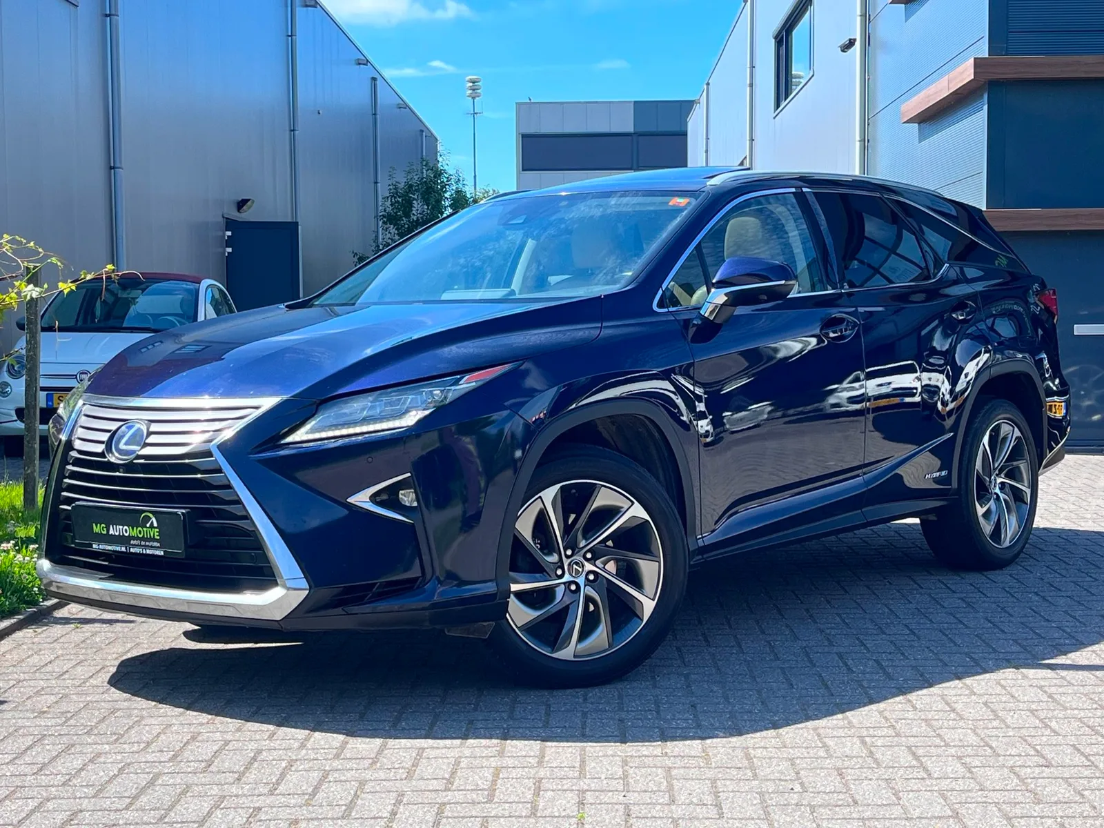 Lexus RX (2019) — foto 1