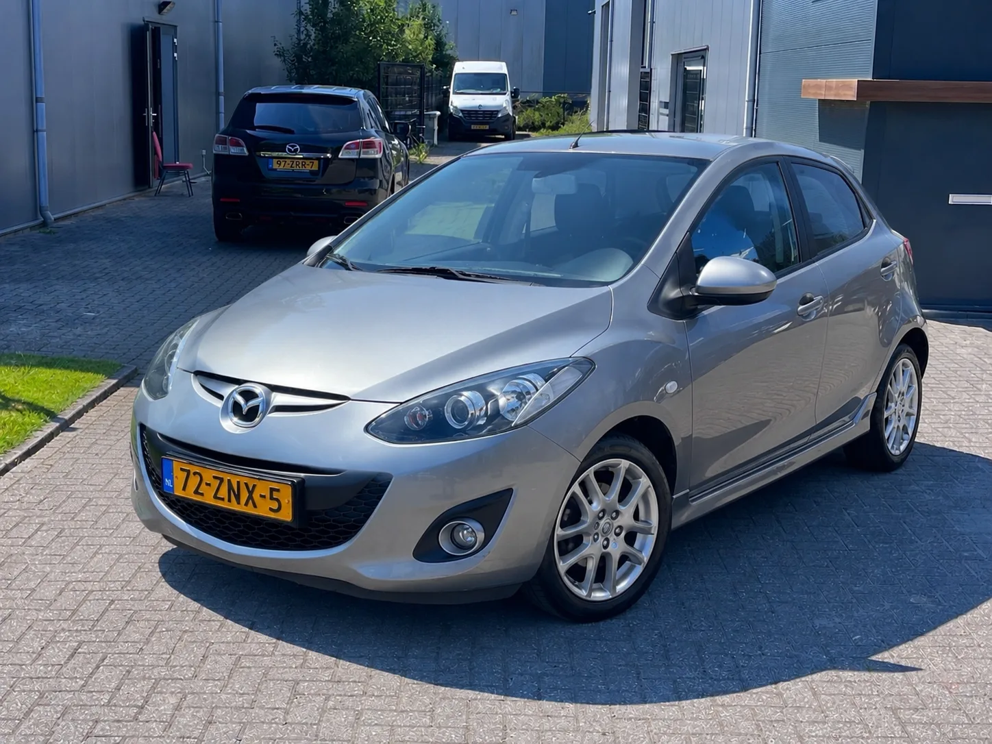 Mazda 2 (2013) — foto 1