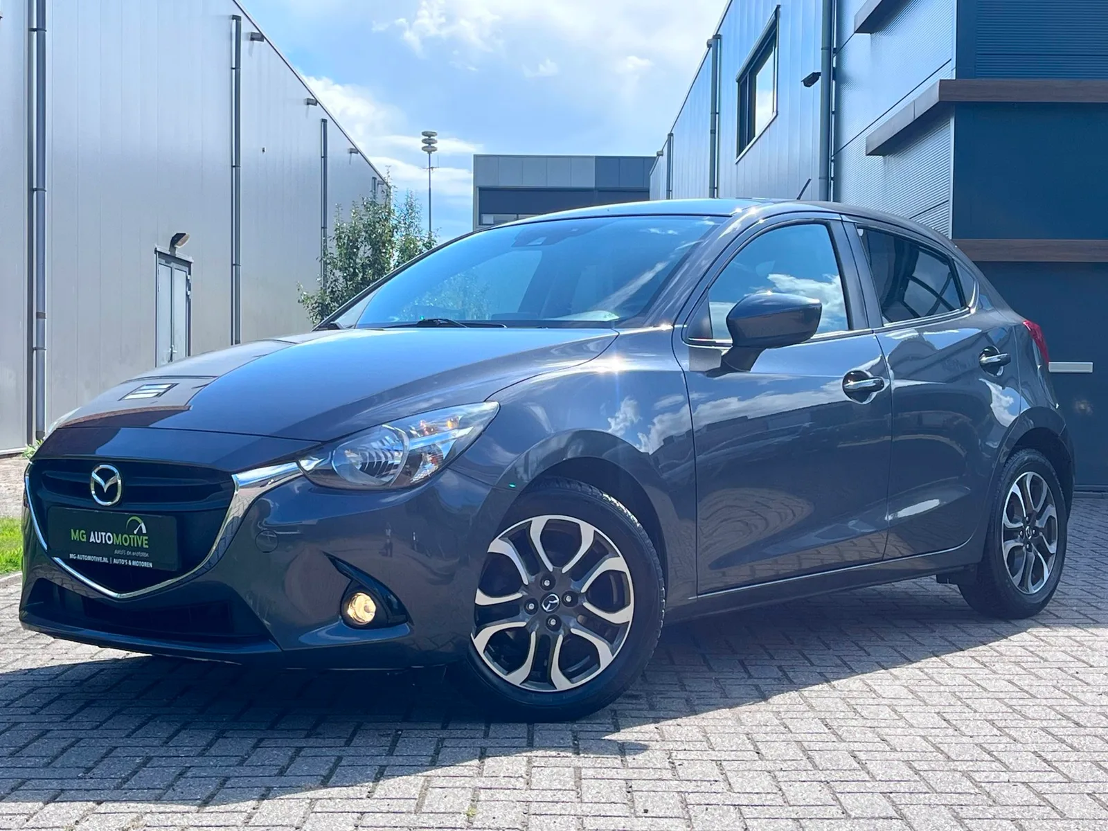 Mazda 2 (2017) — foto 1