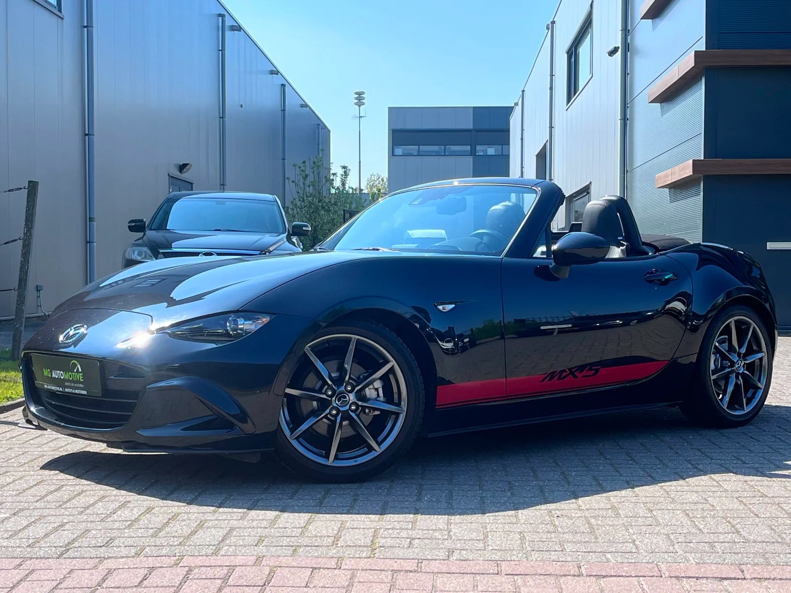 Mazda MX-5 (2018) — foto 1