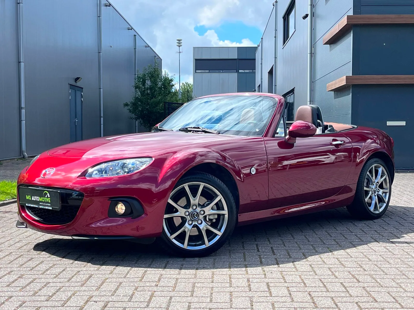 Mazda MX-5 (2013) — foto 1