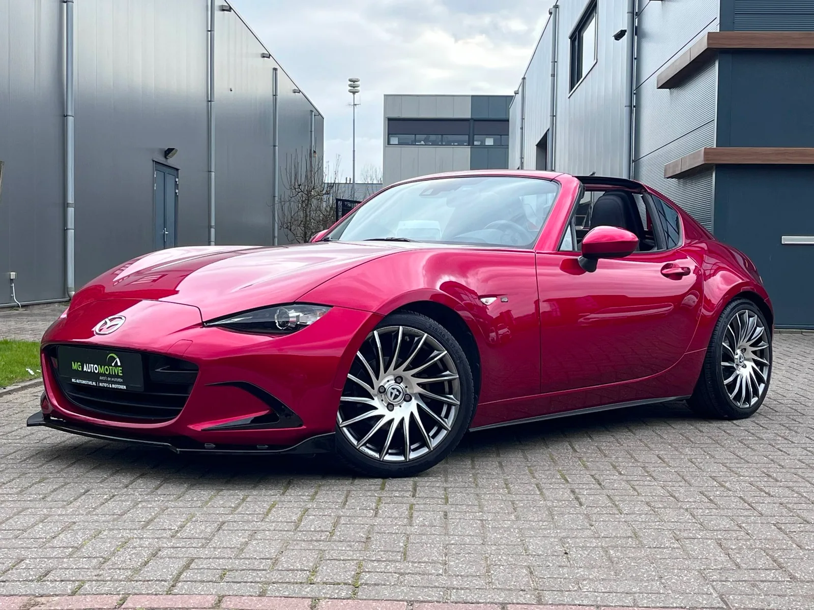 Mazda MX-5 (2018) — foto 1