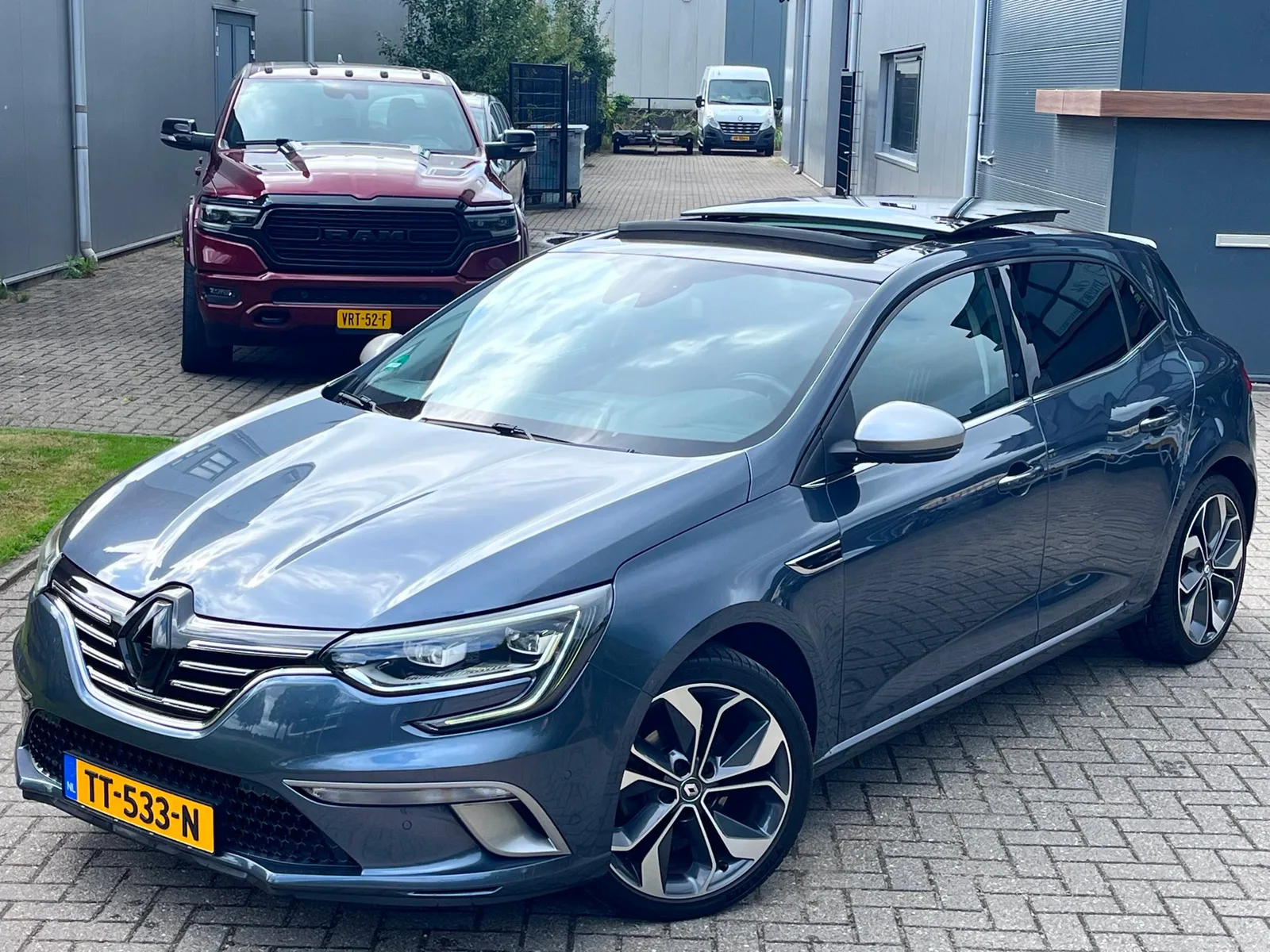 Renault Mégane (2018) — foto 1