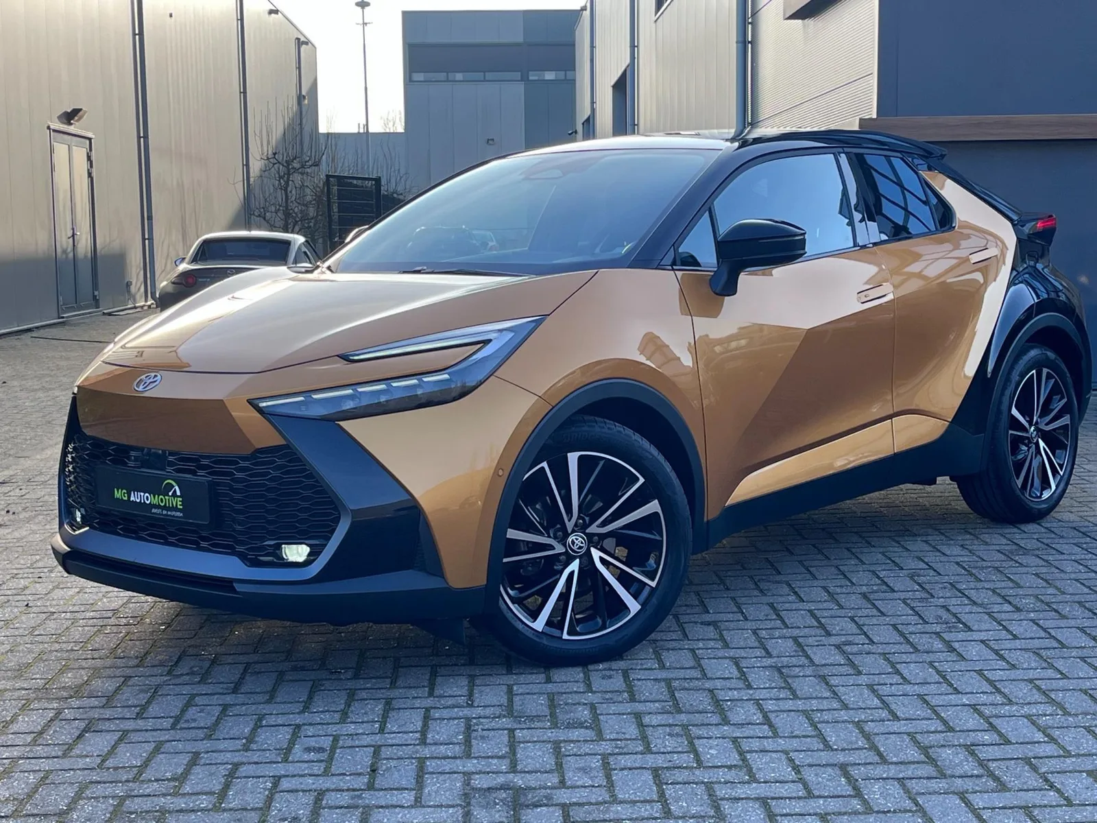 Toyota C-HR (2024) — foto 1