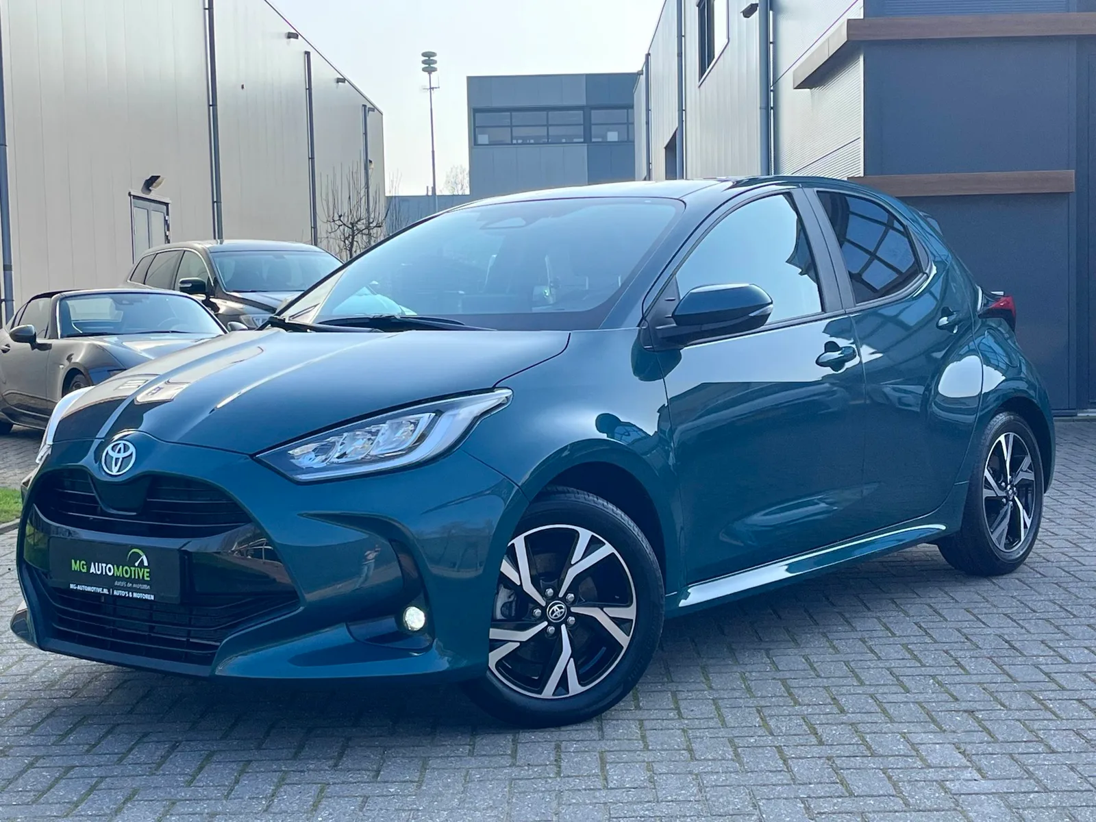 Toyota Yaris (2025) — foto 1