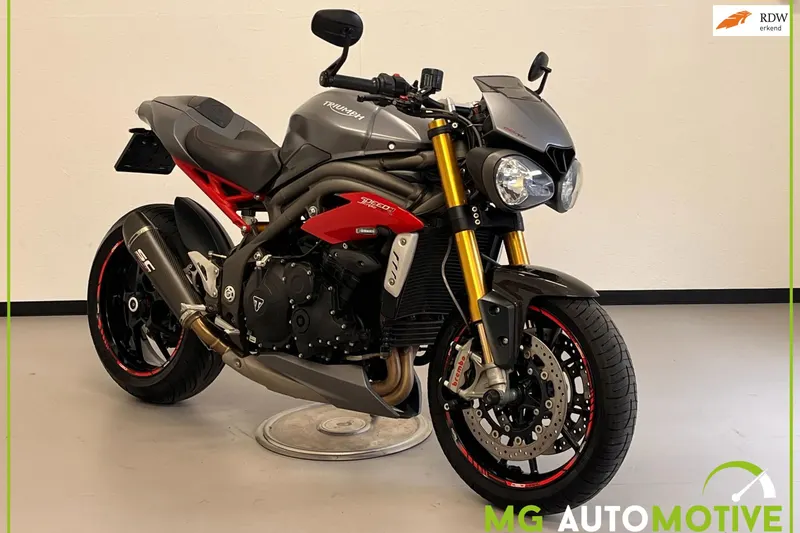 Triumph Speed TRIPLE R (2016)