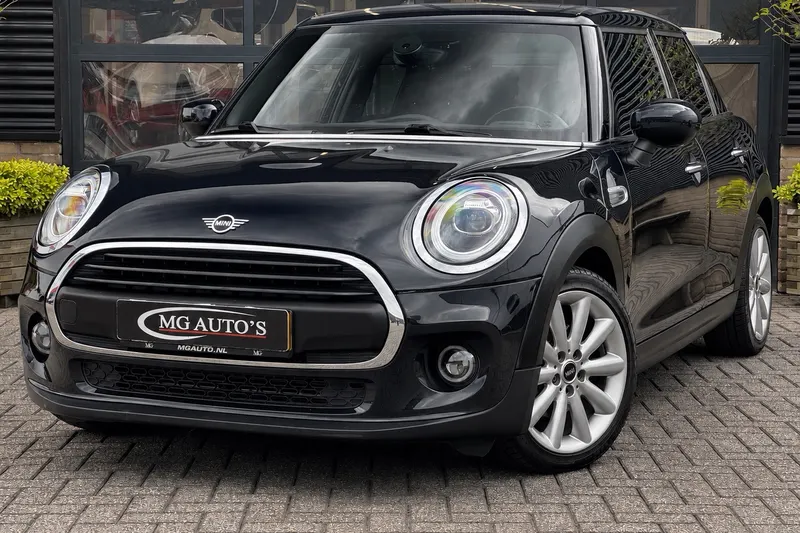 MINI One (2021)