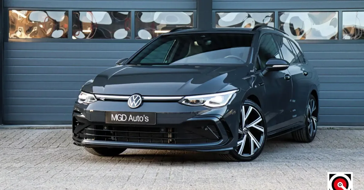 Volkswagen Golf (2022) — foto 1