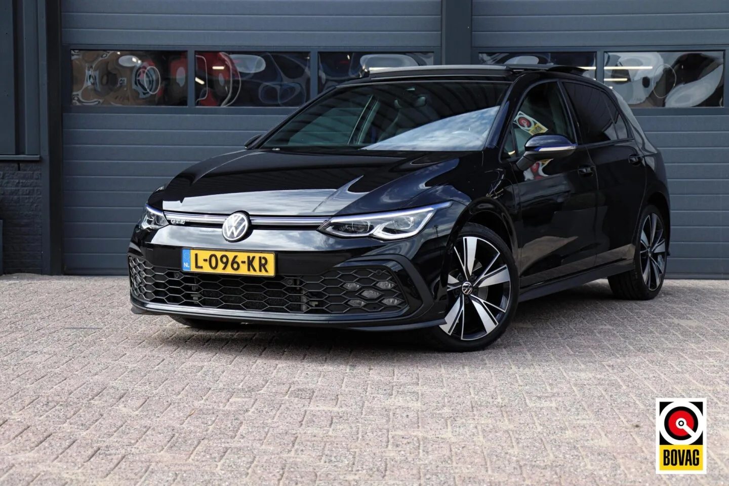 Volkswagen Golf (2021) — foto 1
