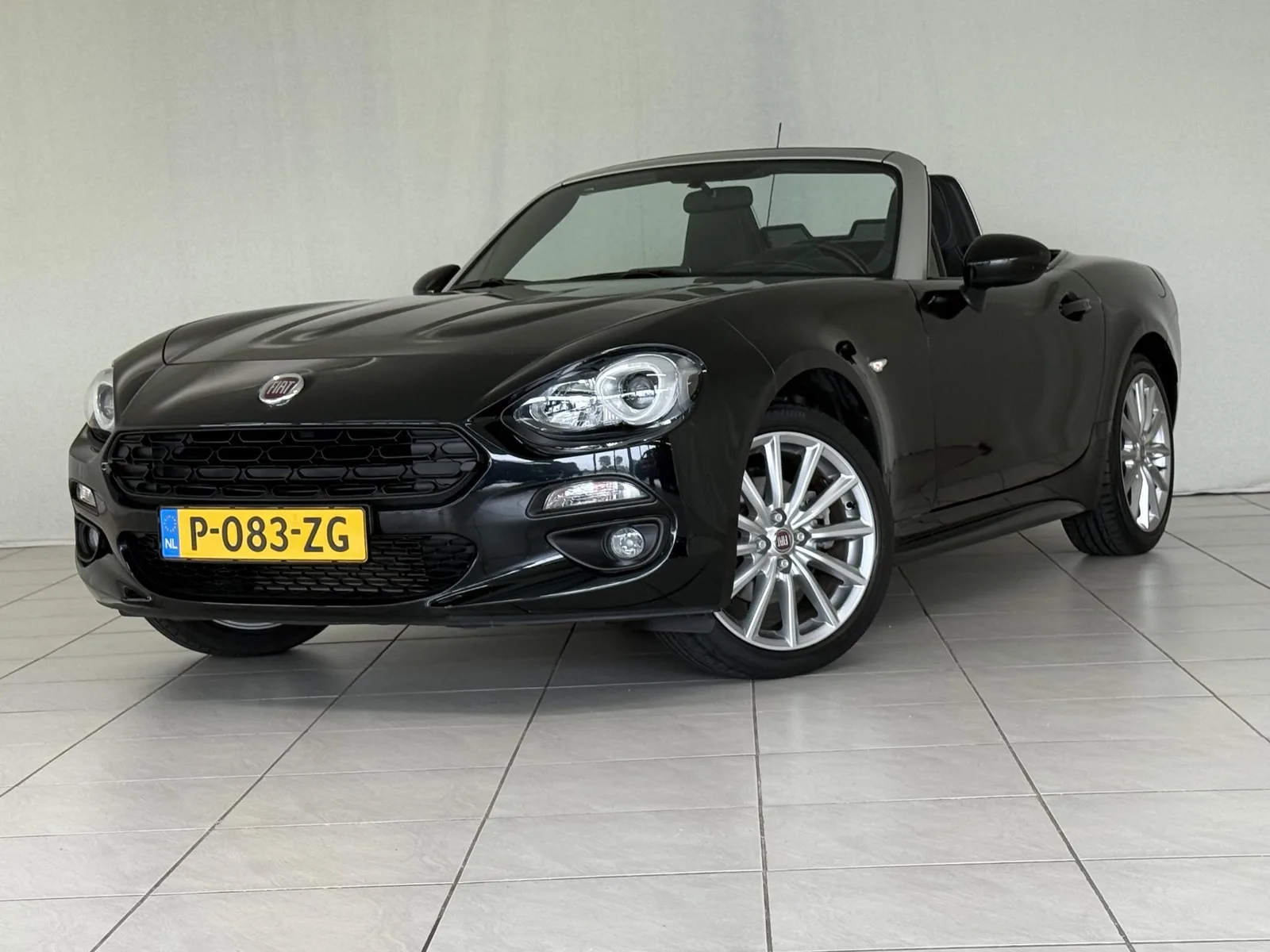 Fiat 124 Spider (2017) — foto 1