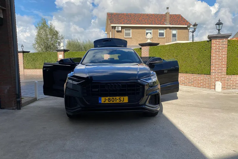 Audi Q8 (2020)