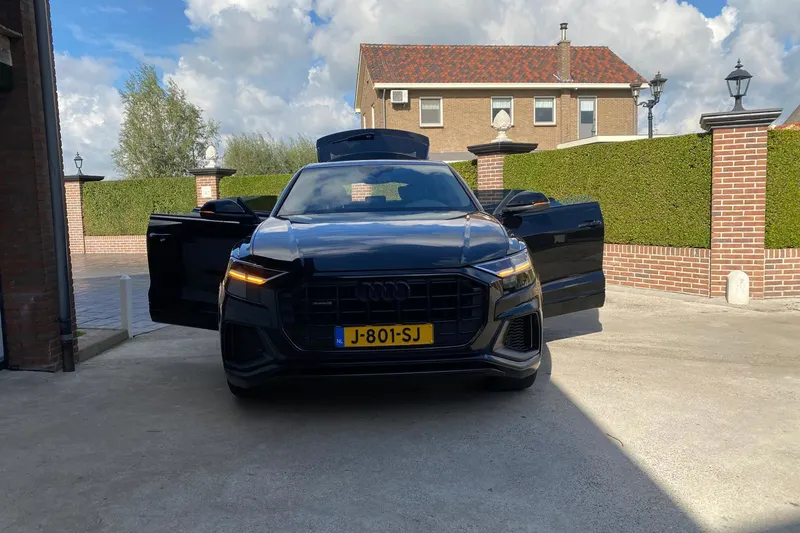 Audi Q8 (2020)