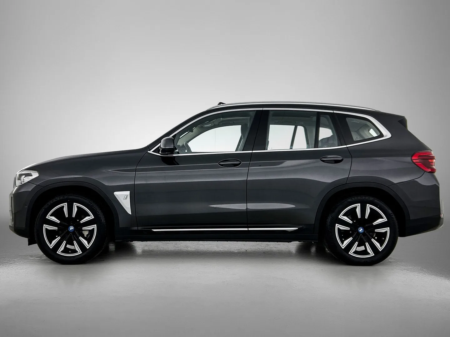 BMW iX3 (2021) — foto 1