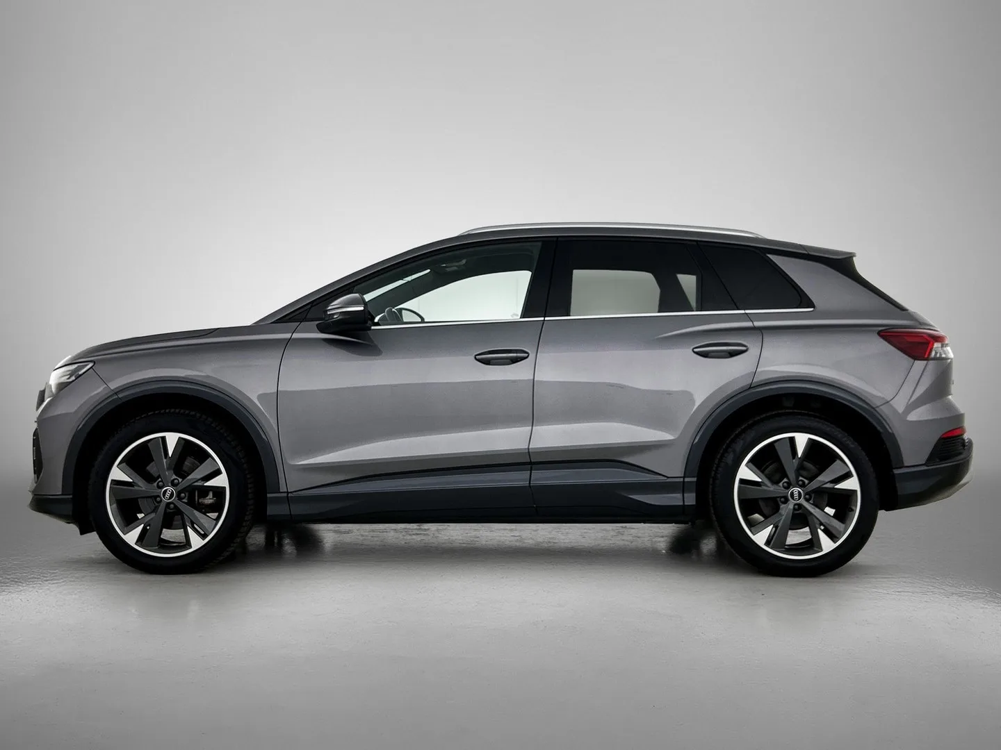 Audi Q4 e-tron (2022) — foto 1