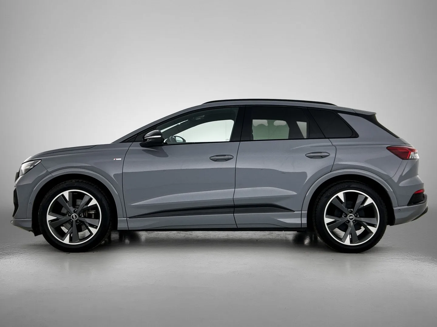Audi Q4 e-tron (2022) — foto 1
