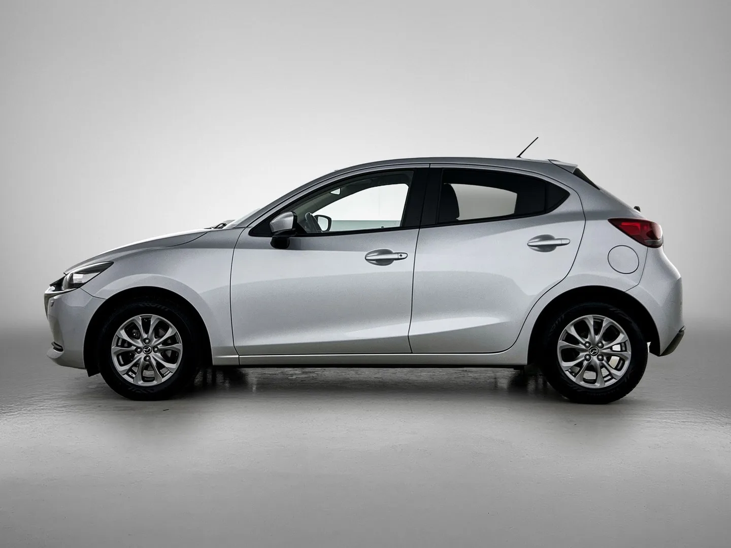 Mazda 2 (2022) — foto 1