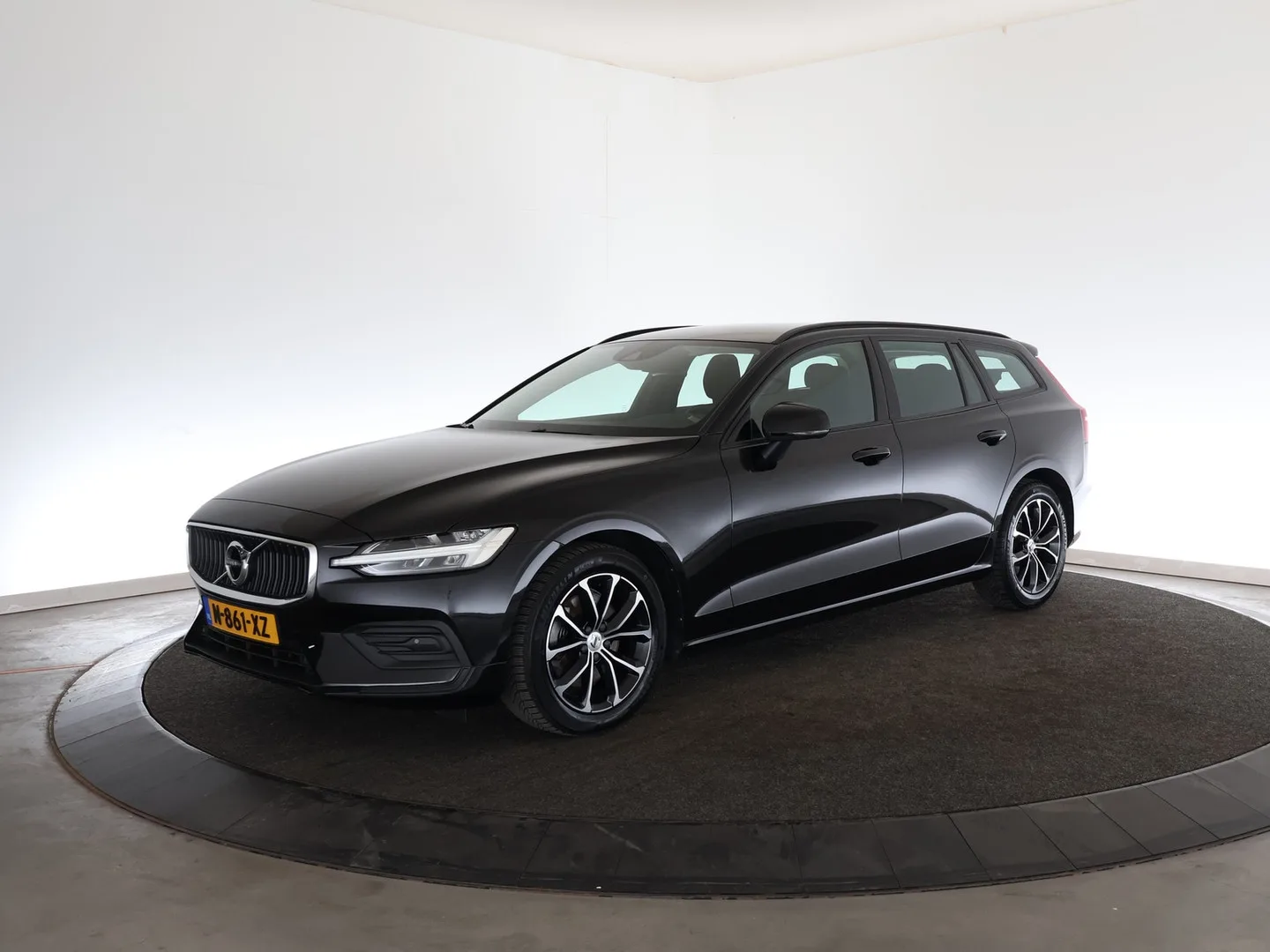 Volvo V60 (2022) — foto 1